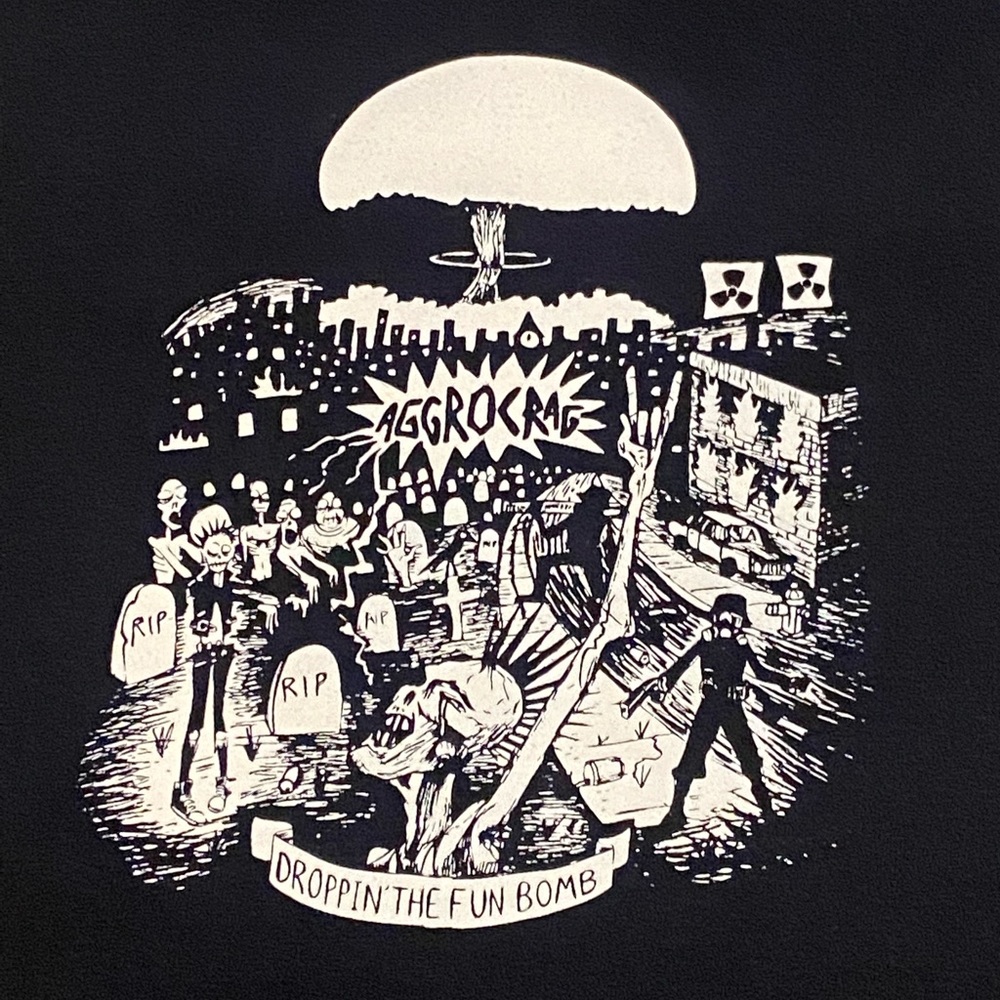 Aggrocrag - Droppin the Fun Bomb T-shirt Size L